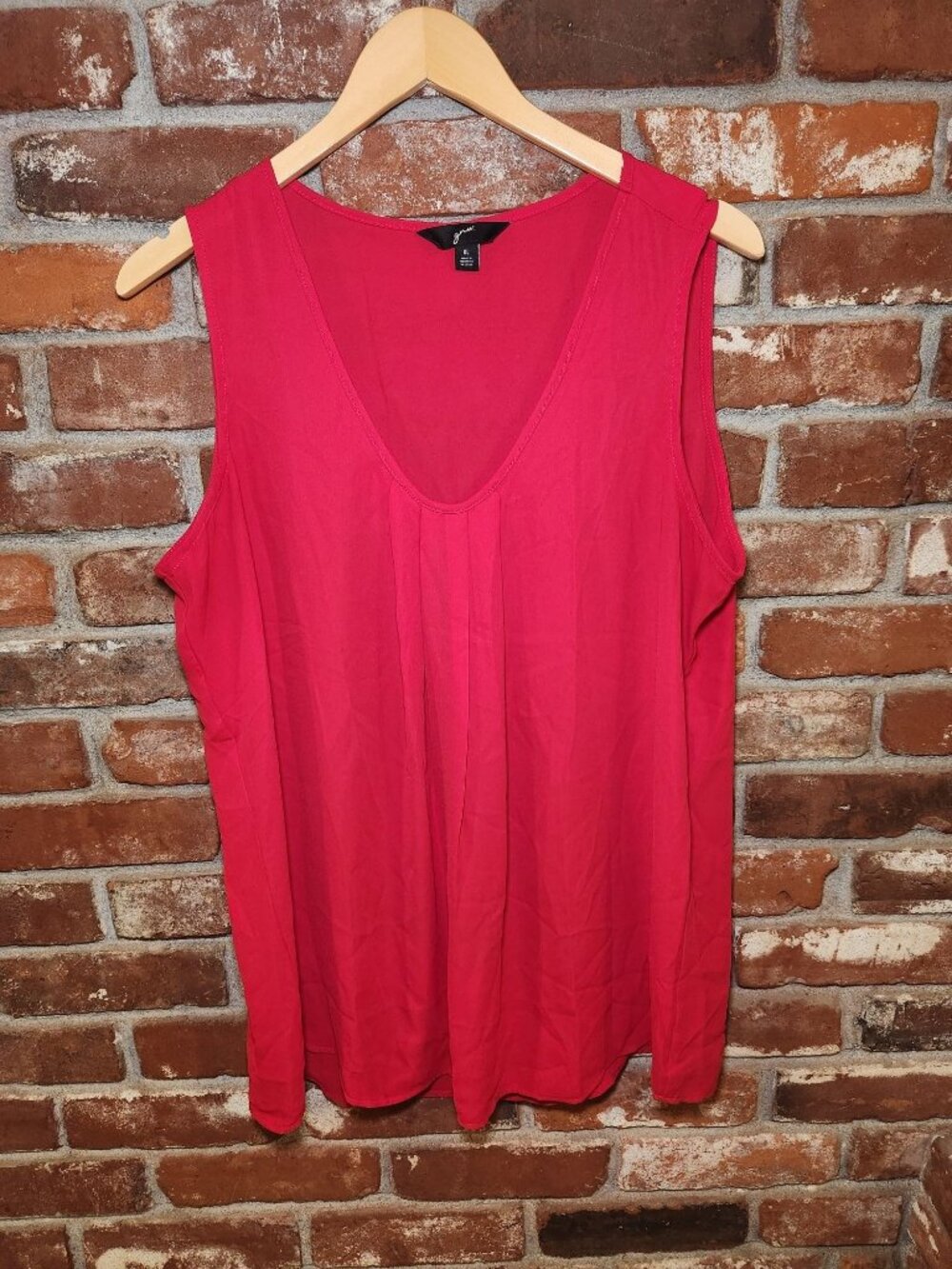 GNW Minimalist Layering Red Pleated Work-to-Weekend Tank. Size XL